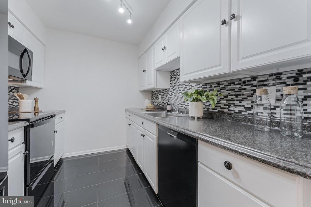 3460 SUMMIT COURT NE Unit: 3460