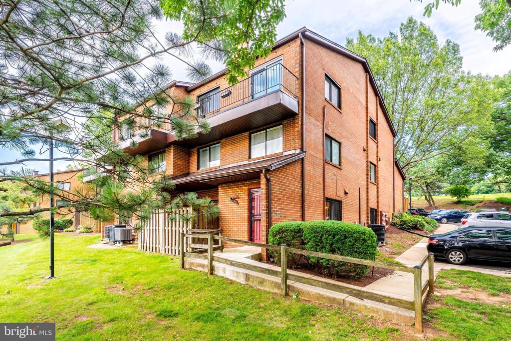 3460 SUMMIT COURT NE Unit: 3460