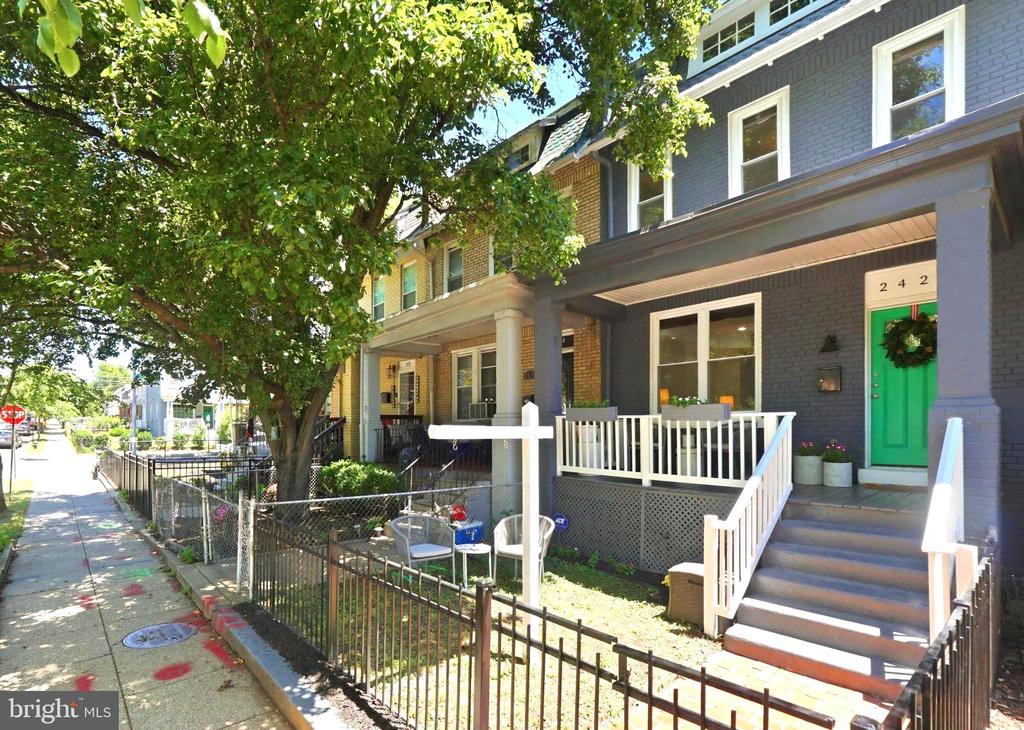 2429 3RD STREET NE