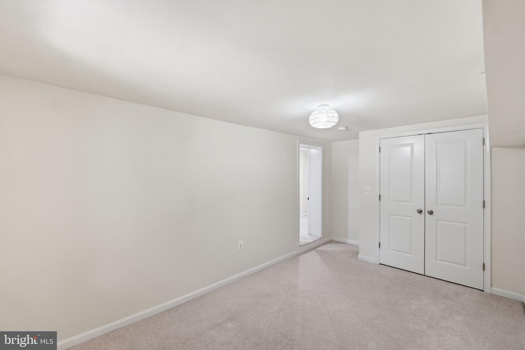 2429 3RD STREET NE