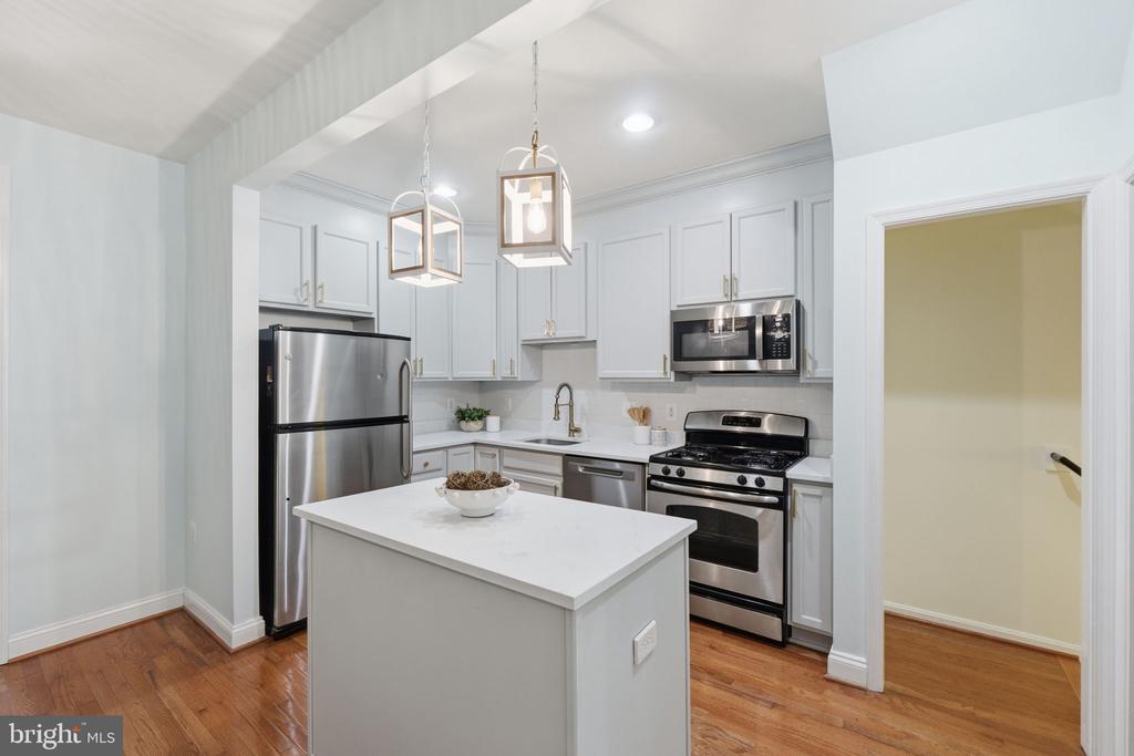 2429 3RD STREET NE