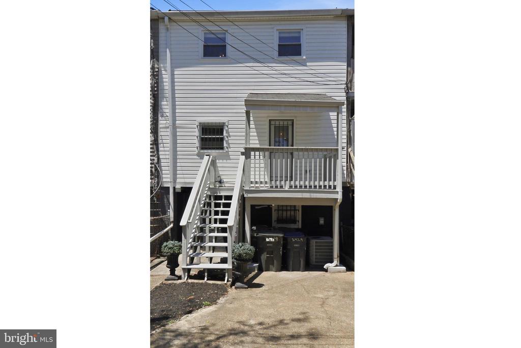 2429 3RD STREET NE