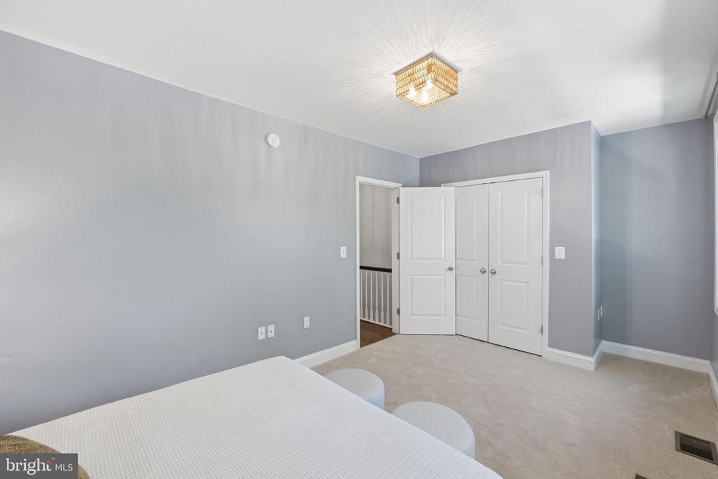 2429 3RD STREET NE