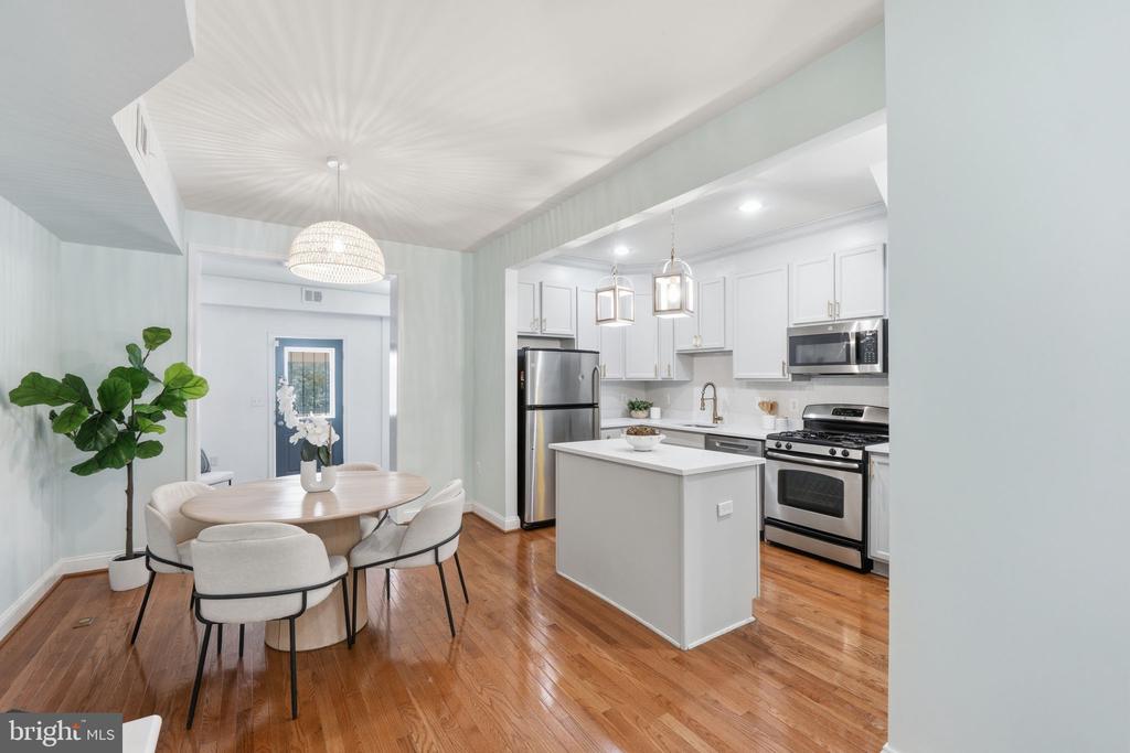 2429 3RD STREET NE