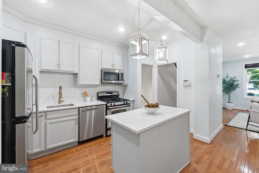 2429 3RD STREET NE
