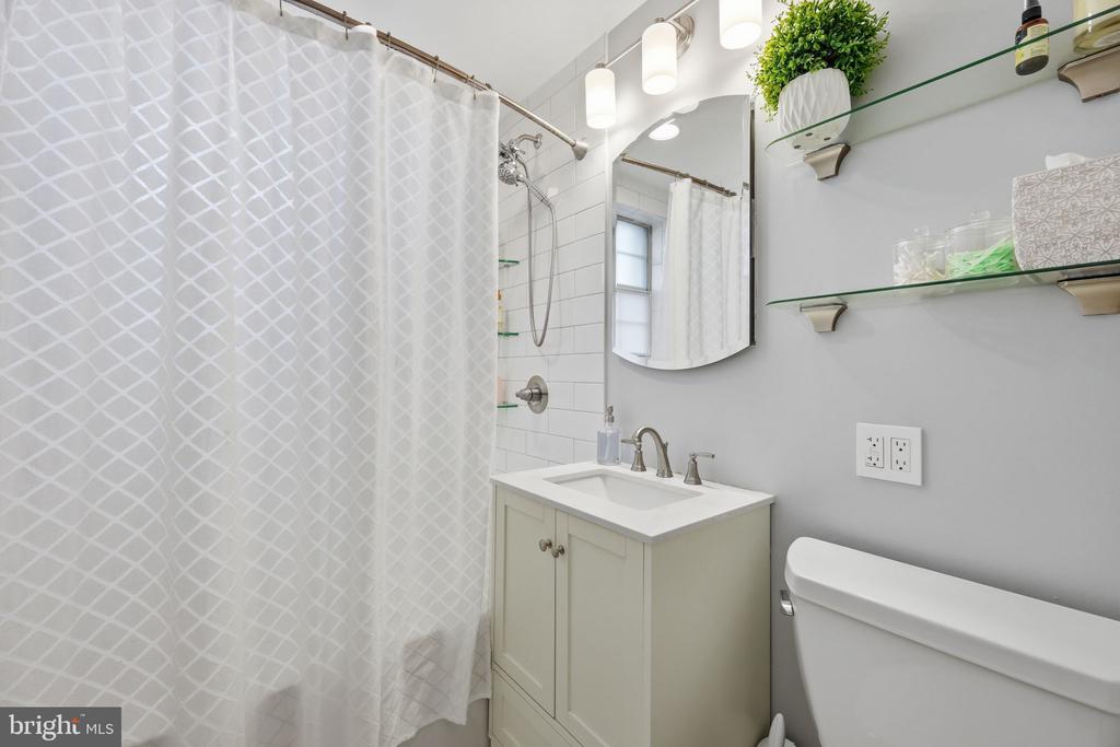 4608-B 28TH ROAD S Unit: UNIT #B