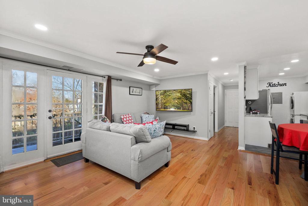 1138 S WASHINGTON STREET Unit: 103