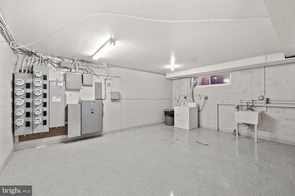 1138 S WASHINGTON STREET Unit: 103