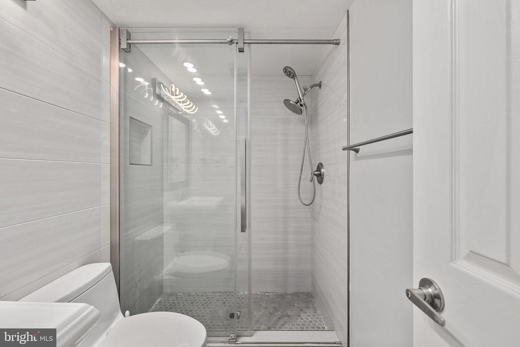 1138 S WASHINGTON STREET Unit: 103