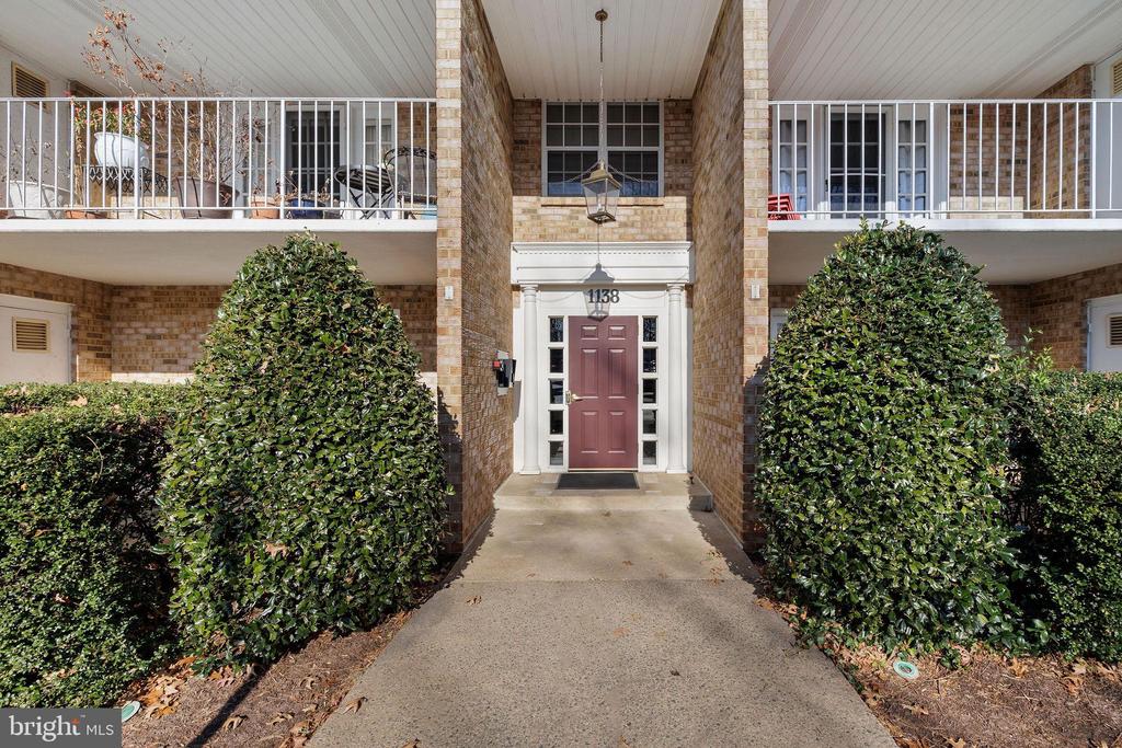 1138 S WASHINGTON STREET Unit: 103
