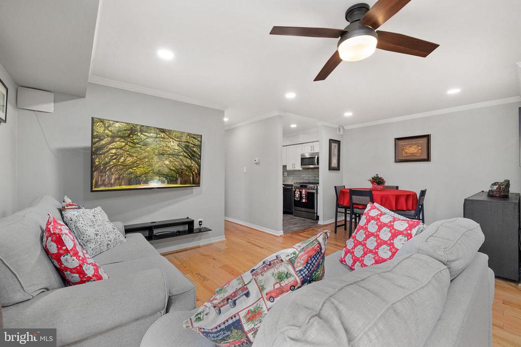 1138 S WASHINGTON STREET Unit: 103