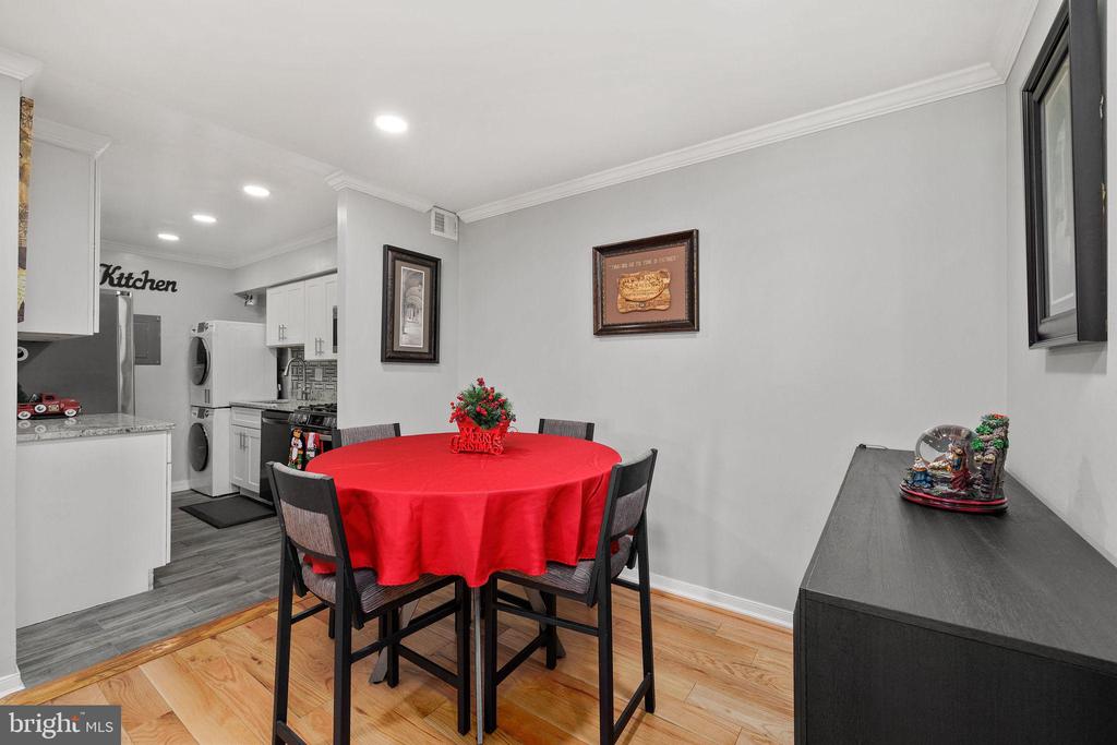 1138 S WASHINGTON STREET Unit: 103