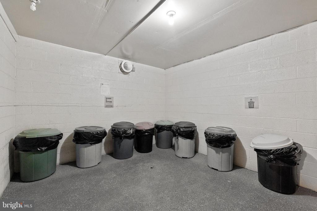 1138 S WASHINGTON STREET Unit: 103