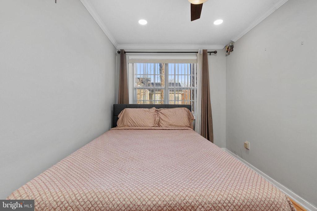 1138 S WASHINGTON STREET Unit: 103
