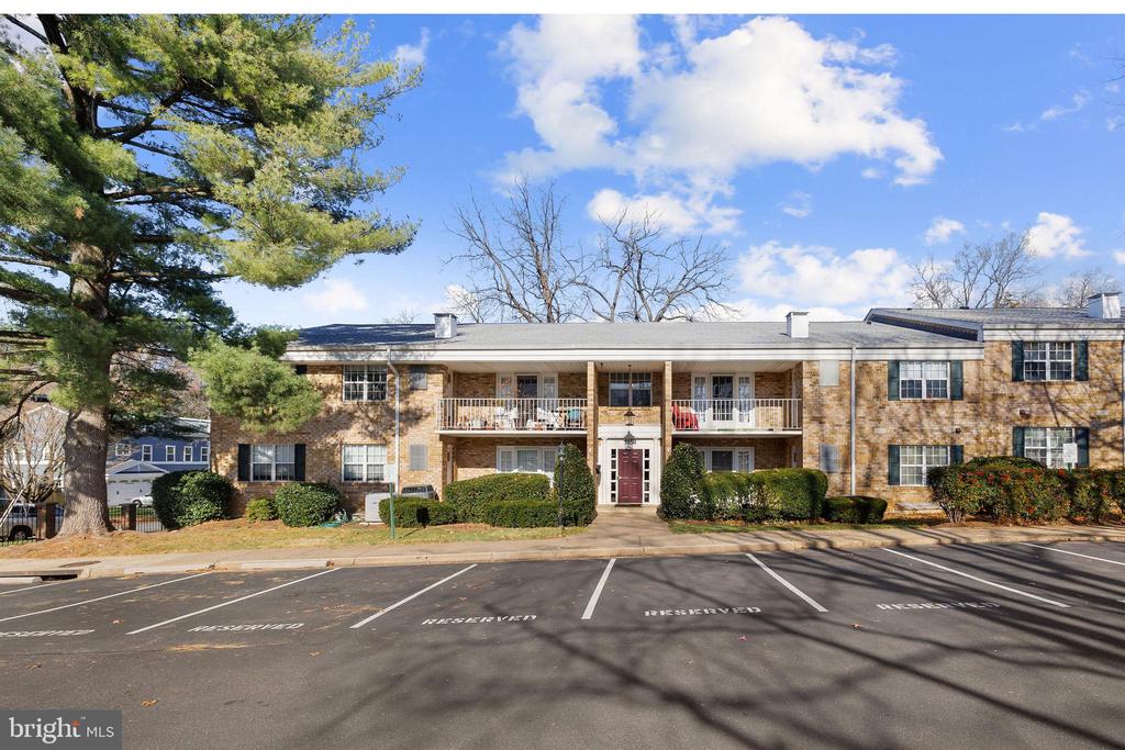 1138 S WASHINGTON STREET Unit: 103