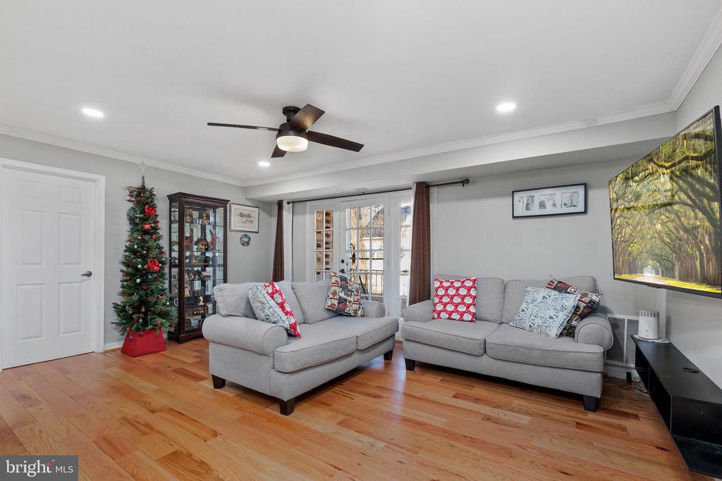 1138 S WASHINGTON STREET Unit: 103