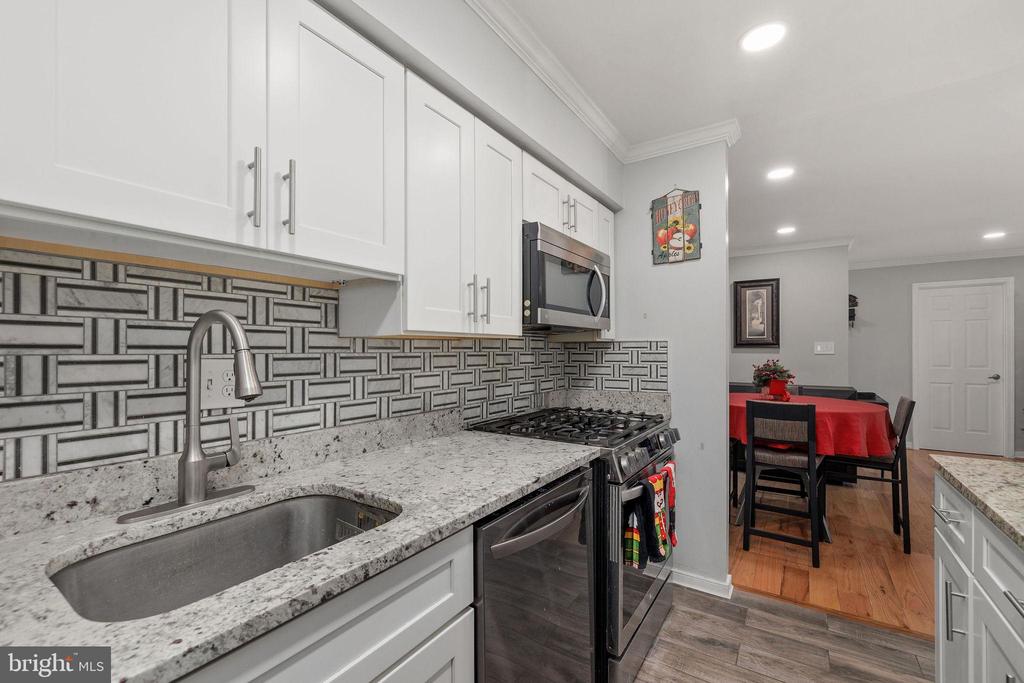 1138 S WASHINGTON STREET Unit: 103