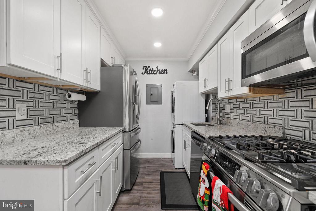 1138 S WASHINGTON STREET Unit: 103