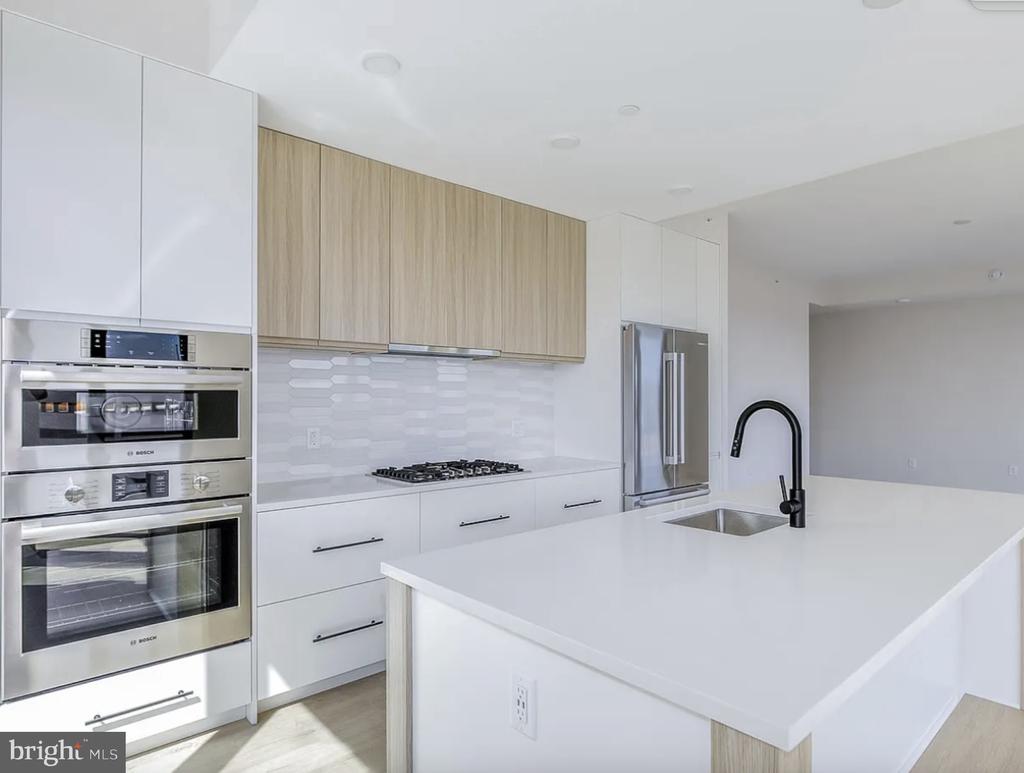 255 W FALLS STATION BOULEVARD Unit: 701
