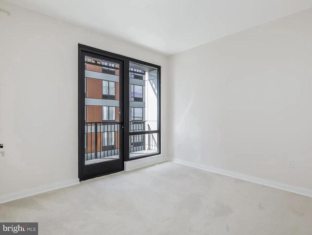 255 W FALLS STATION BOULEVARD Unit: 701