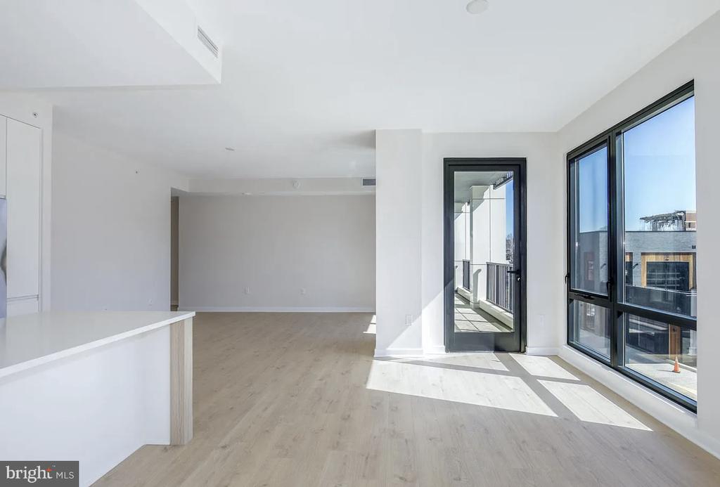 255 W FALLS STATION BOULEVARD Unit: 701