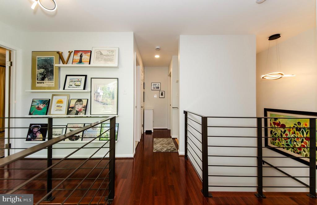 1002 STEEPLES COURT