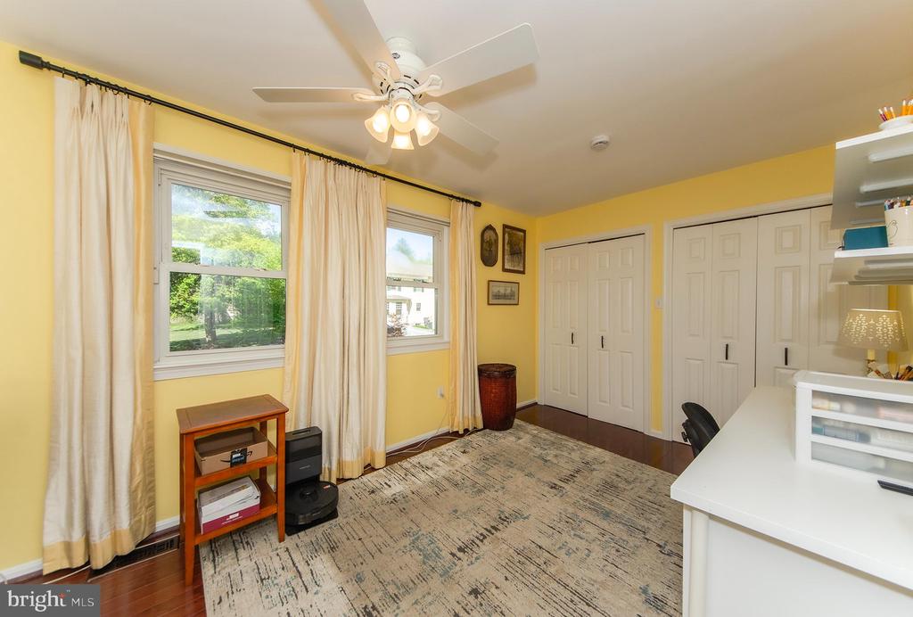 1002 STEEPLES COURT