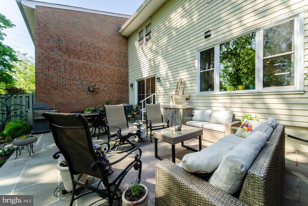 1002 STEEPLES COURT