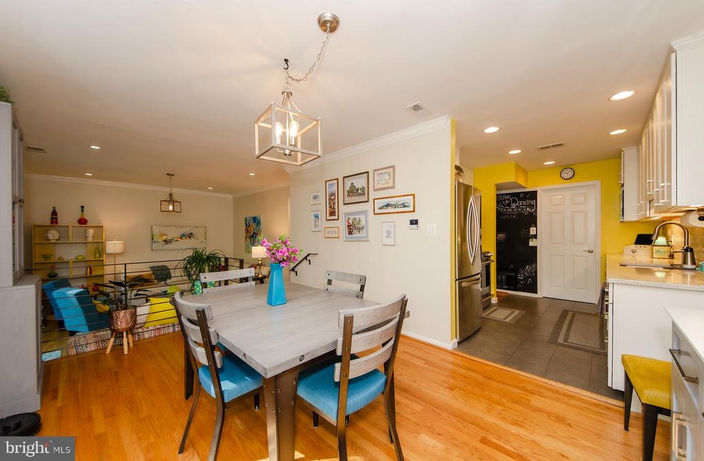 1002 STEEPLES COURT