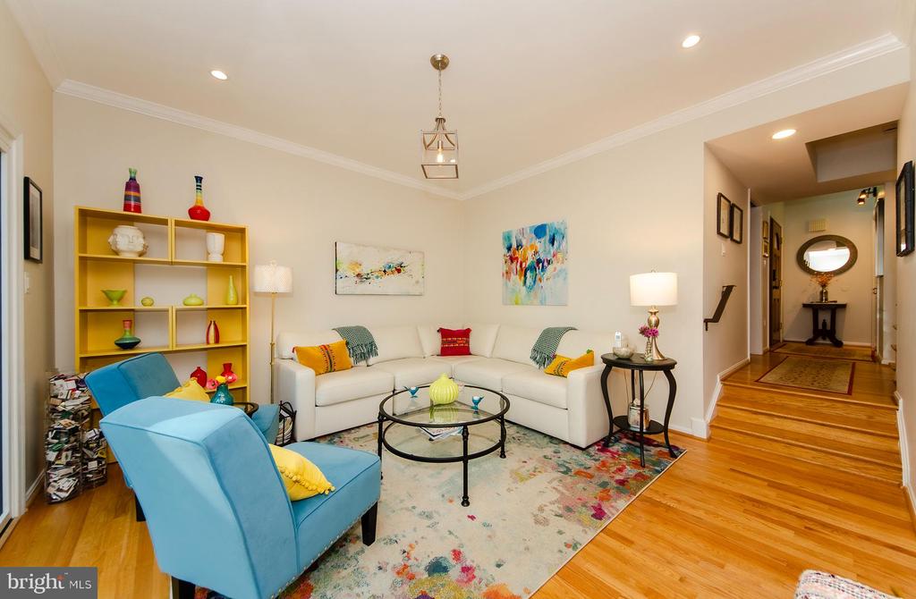 1002 STEEPLES COURT