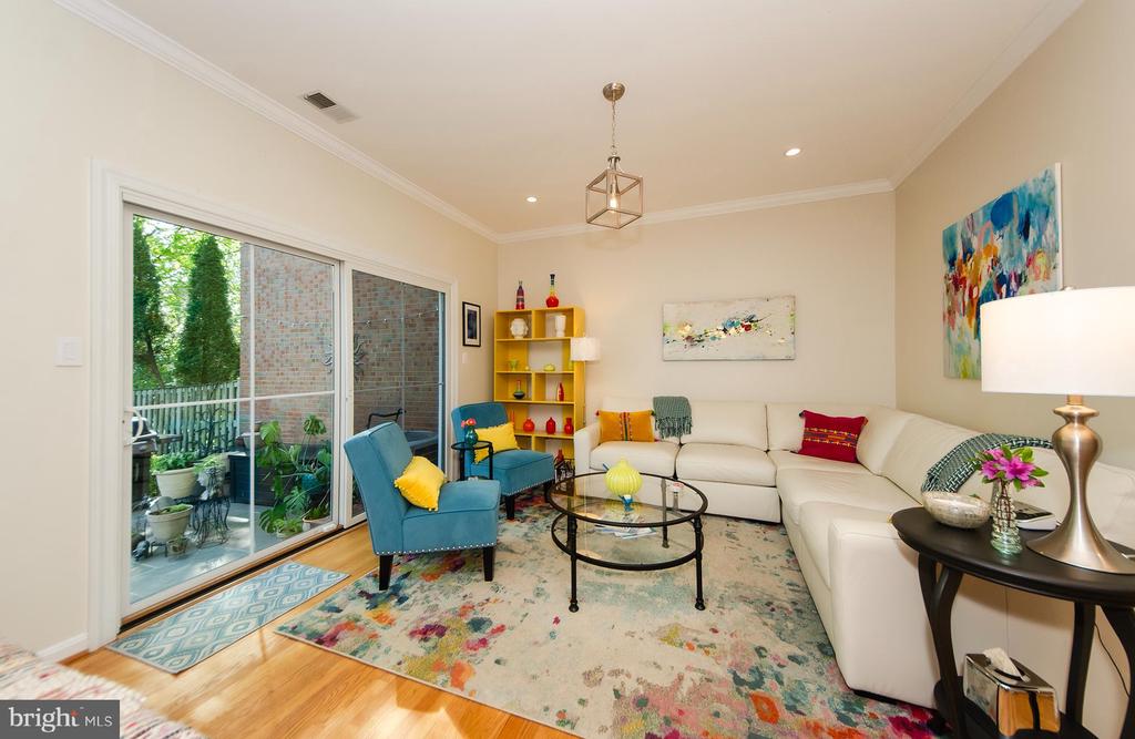 1002 STEEPLES COURT