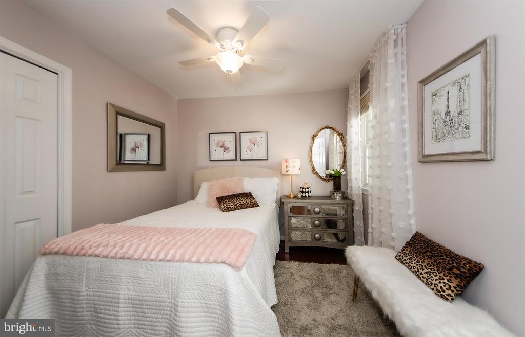1002 STEEPLES COURT