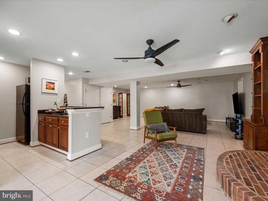 5706 GREENVIEW LANE
