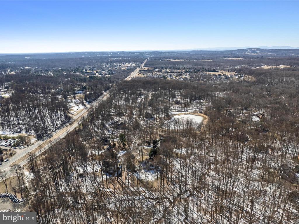 5706 GREENVIEW LANE