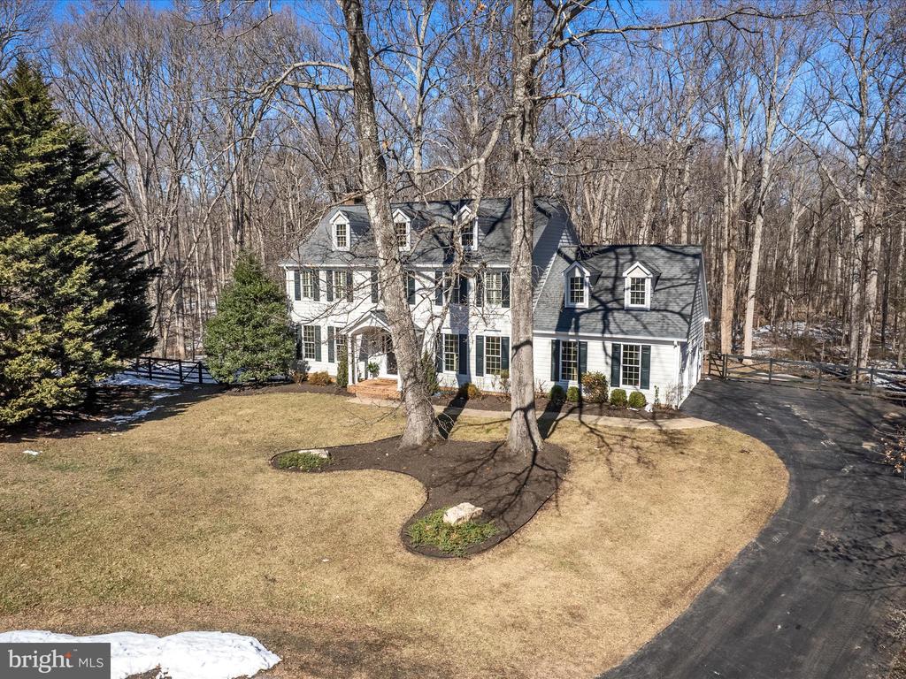5706 GREENVIEW LANE