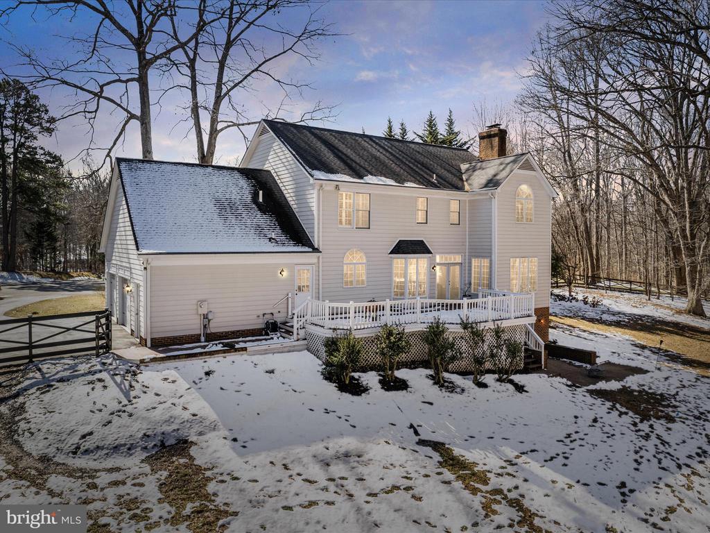 5706 GREENVIEW LANE