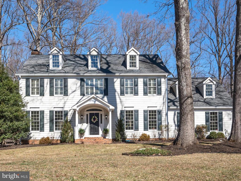5706 GREENVIEW LANE