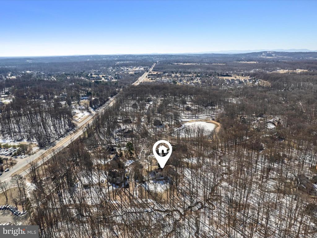 5706 GREENVIEW LANE