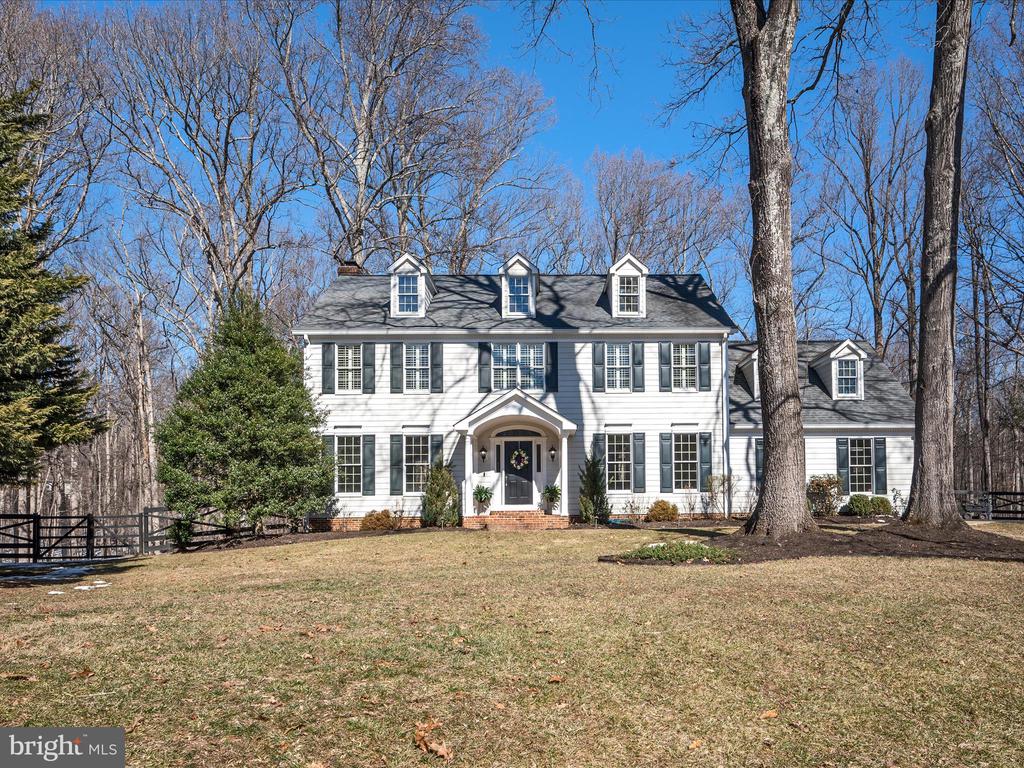 5706 GREENVIEW LANE