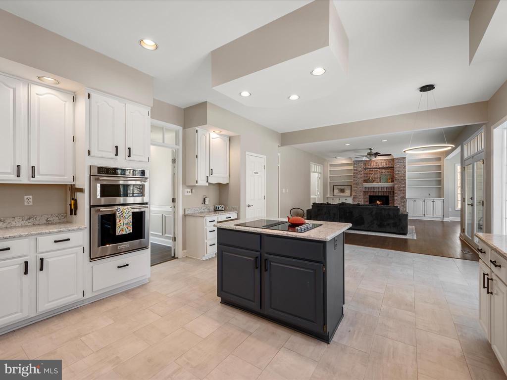 5706 GREENVIEW LANE