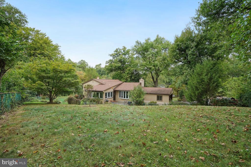 6819 VALLEY BROOK DRIVE