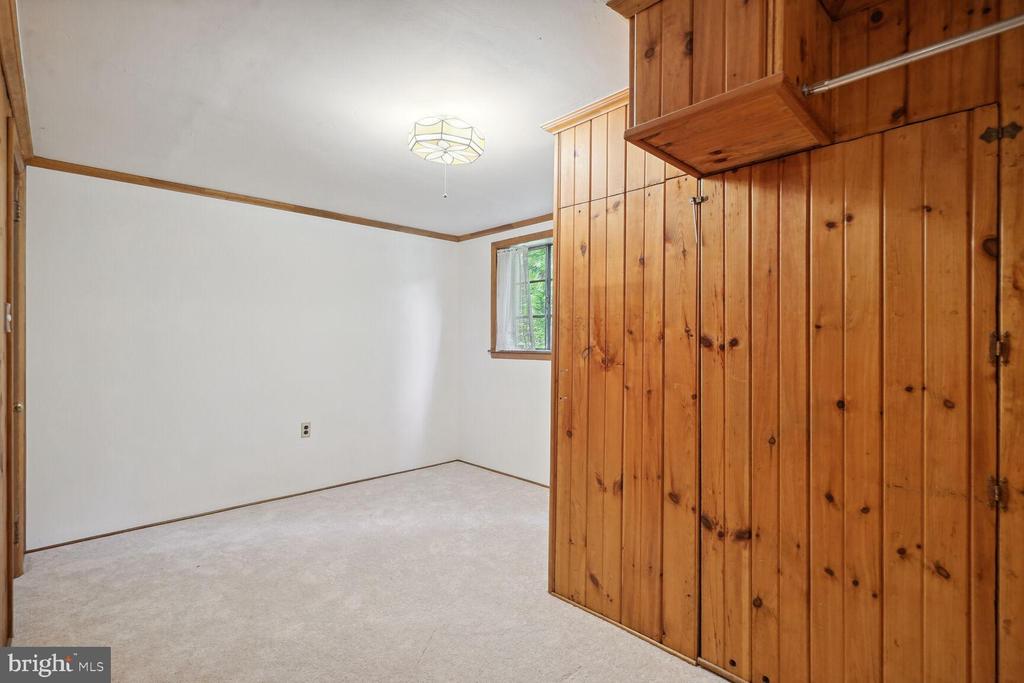 6819 VALLEY BROOK DRIVE