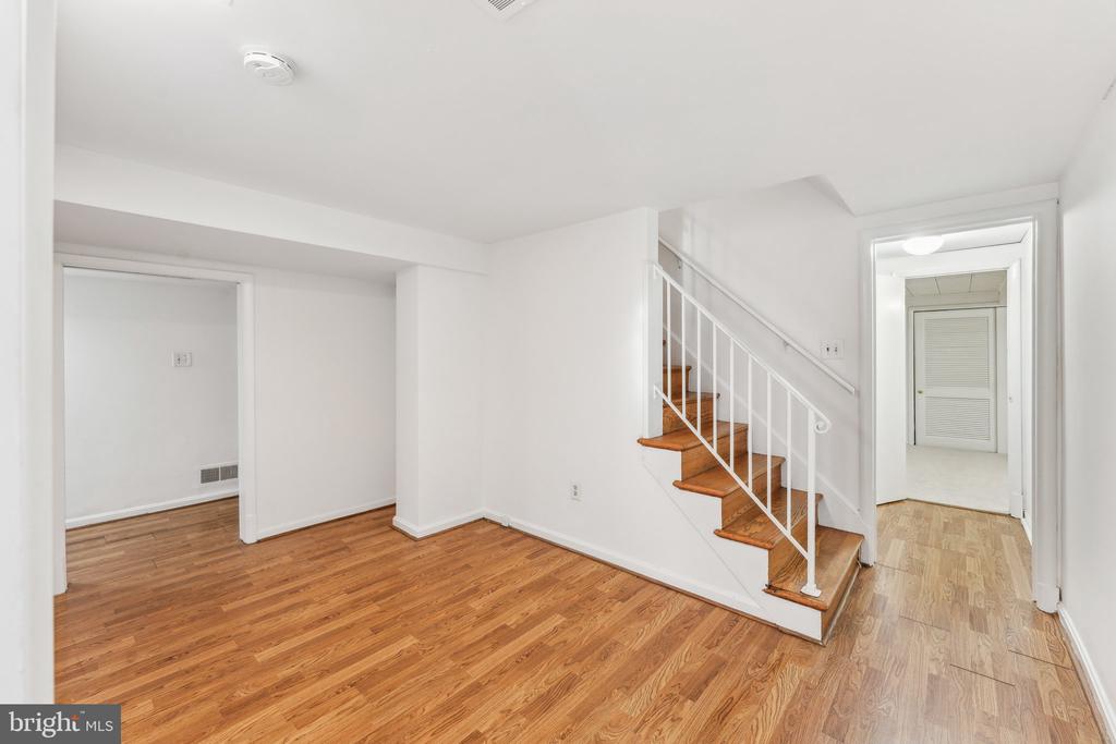 3258 FARAGUT COURT