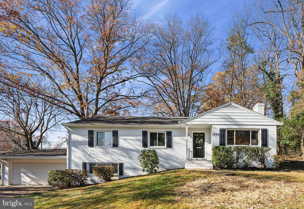 3258 FARAGUT COURT