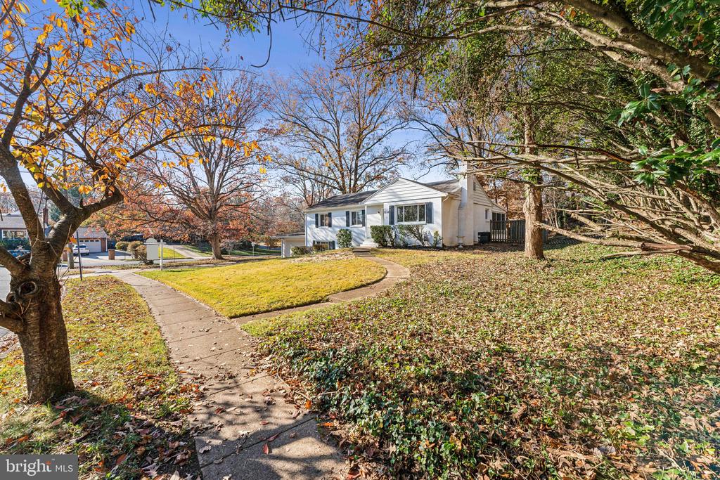 3258 FARAGUT COURT