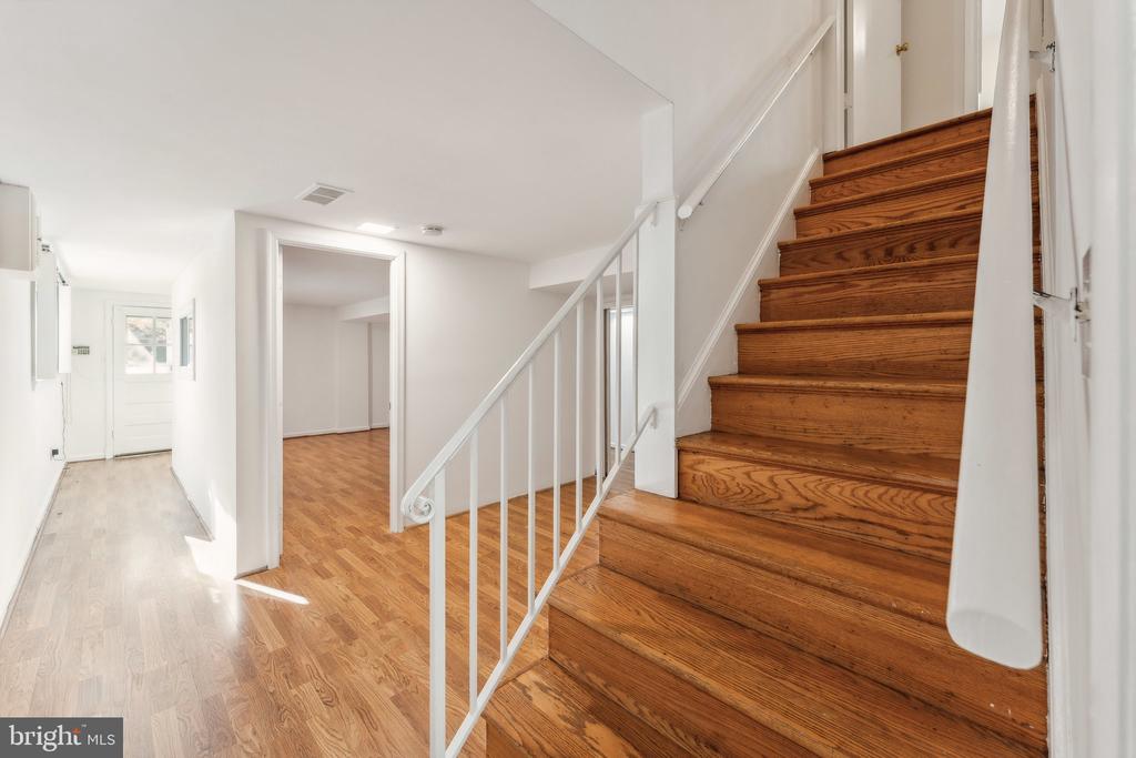 3258 FARAGUT COURT
