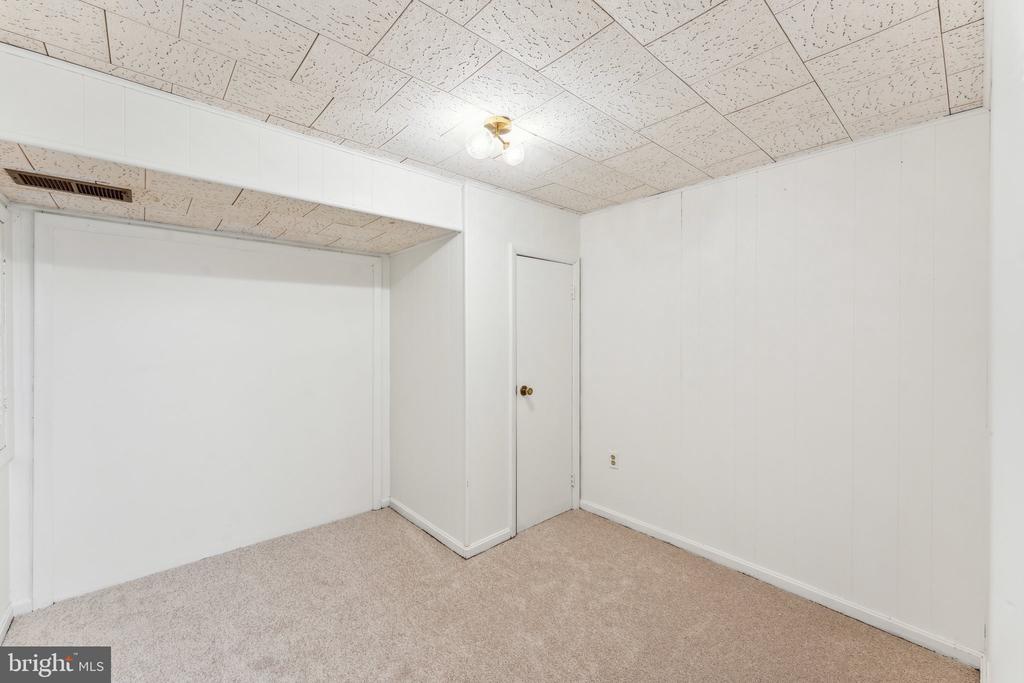 3258 FARAGUT COURT