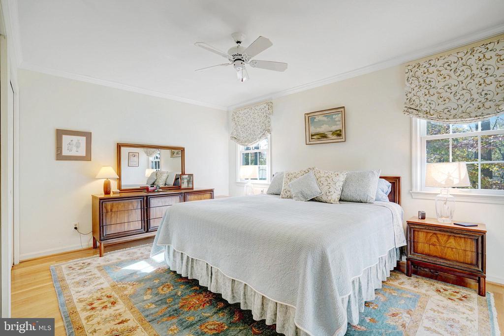 4214 SLEEPY HOLLOW ROAD