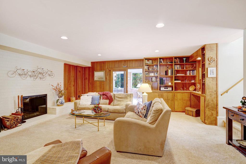 4214 SLEEPY HOLLOW ROAD