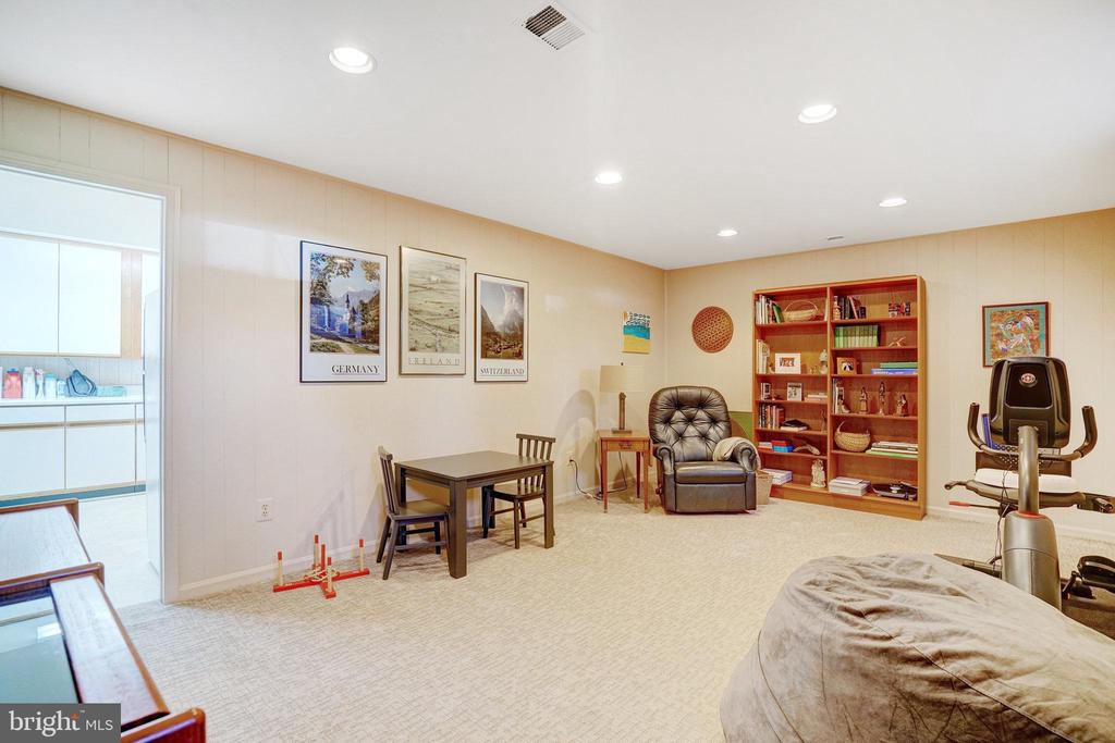4214 SLEEPY HOLLOW ROAD